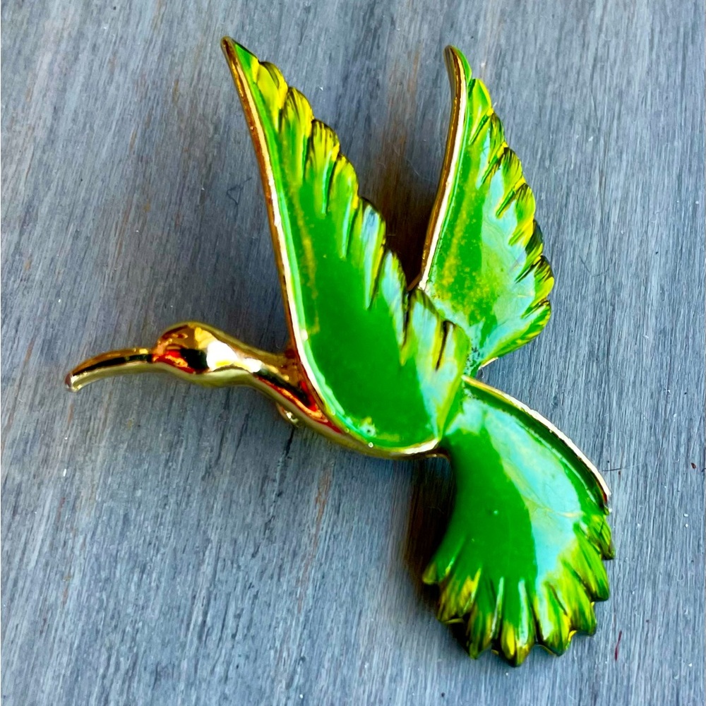 🌹Sweet Vintage GERRY stamped Enamel on Metal Cloisonné Hummingbird Pin